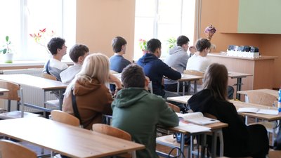 Учні, школа, Івано-Франківщина