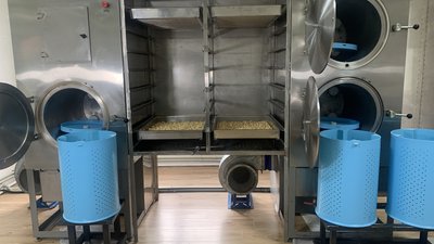 "Дали дві доби, щоб забрати всі свої потужності". Як працює релоковане підприємство з Харкова у Мукачеві