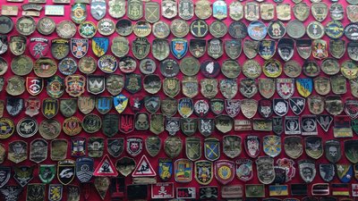 "Діти заходять сюди радісні, а виходять — сумні". На Дніпропетровщині діє Музей російсько-української війни "У діда" "Діти заходять сюди радісні, а виходять — сумні". На Дніпропетровщині діє Музей російсько-української війни "У діда"
