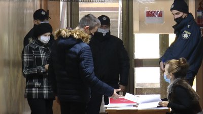 Бюлетені для повторного голосування отримали виборчі комісії Ужгорода