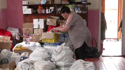 Допомога надходить і з-за кордону. Як волонтерить Мізоч на Рівненщині