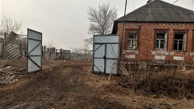 Військові РФ обстріляли село Басове на Харківщині 23 мінами: фото наслідків