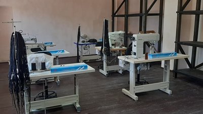 Нові робочі місця в шахтарському містечку. Підприємець відкрив на Луганщині цех з виробництва взуття Нові робочі місця в шахтарському містечку. Підприємець відкрив на Луганщині цех з виробництва взуття