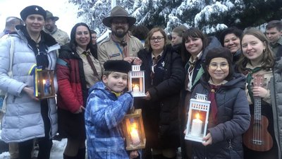 Тернопільські пластуни отримали Вифлеємський вогонь миру Тернопільські пластуни отримали Вифлеємський вогонь миру