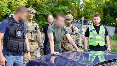 Директора мовної школи затримали в одному із сіл області