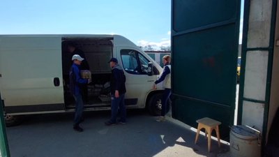 Волонтери Житомирщини передали гуманітарну допомогу переселенцям у Баранівську громаду Волонтери Житомирщини передали гуманітарну допомогу переселенцям у Баранівську громаду