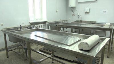 Капітального ремонту не було з 70-х років : у Бахмуті Червоний Хрест відремонтував морг Капітального ремонту не було з 70-х років : у Бахмуті Червоний Хрест відремонтував морг