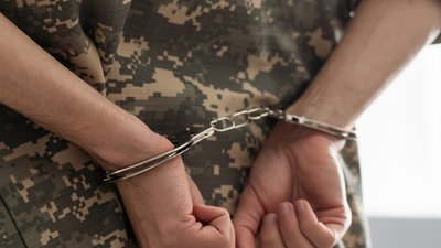 Суд, армія, Дніпро