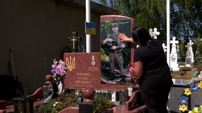 Як у громадах Буковини зберігають памʼять про загиблих військових Як у громадах Буковини зберігають памʼять про загиблих військових