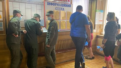 "Здай кров - виграй подарунок". У Херсоні до Всесвітнього Дня донора розпочалась акція "Здай кров - виграй подарунок". У Херсоні до Всесвітнього Дня донора розпочалась акція