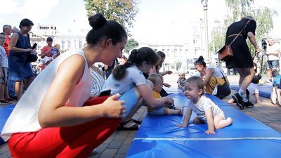 У Вінниці відбувся "забіг у повзунках" У Вінниці відбувся "забіг у повзунках"
