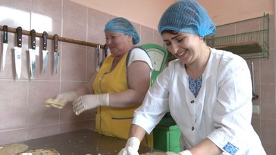 Свидівські волонтери готують військовим Свидівські волонтери готують військовим