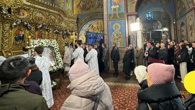Різдво-2024 у Києві: у Михайлівському соборі правлять святкову літургію