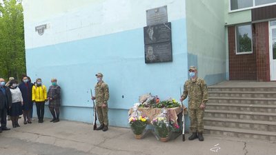 У Синельниковому відкрили 5 меморіальних дощок загиблим на сході бійцям У Синельниковому відкрили 5 меморіальних дощок загиблим на сході бійцям