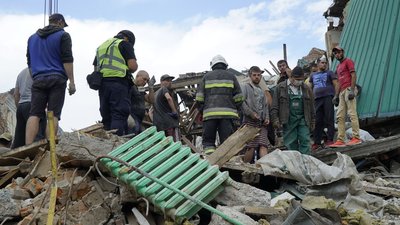Кількість загиблих від удару РФ по будинку культури Чугуєва зросла до трьох