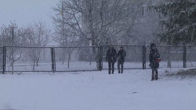 Третина учнів Новгород-Сіверського району залишились вдома: в рейс не вийшли шкільні автобуси