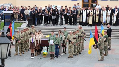 На Львівщині попрощались із 36-річним воїном Андрієм Скрипником