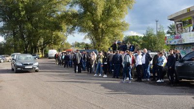 Відривається асфальт: на Рівненщині водії подали 130 заяв на дорожників Відривається асфальт: на Рівненщині водії подали 130 заяв на дорожників