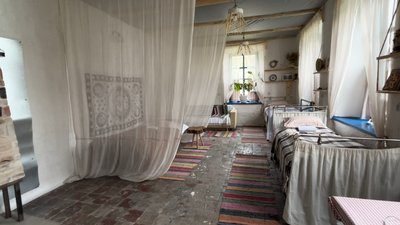 Місце відпочинку та зеленого туризму у покинутій школі, червень-2026 року, Хмельниччина