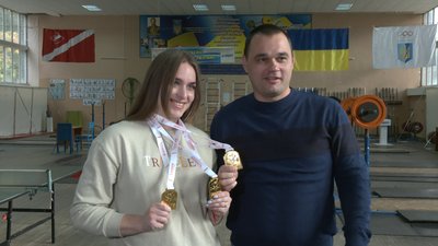 Запорізька важкоатлетка Анастасія Манєвська здобула три золотих медалі на чемпіонаті Європи