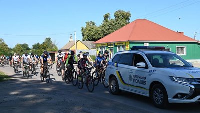"Fire way до перемоги України": У Рівному рятувальники провели благодійний велопробіг "Fire way до перемоги України": У Рівному рятувальники провели благодійний велопробіг