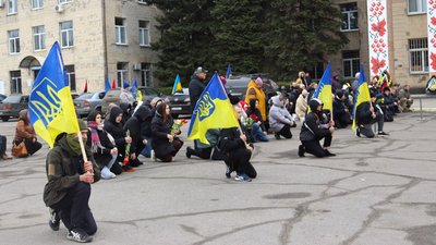 На Кіровоградщині попрощалися з трьома військовими На Кіровоградщині попрощалися з трьома військовими