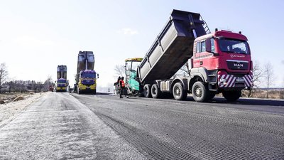 На Чернігівщині на «київській» трасі відновили дорожні роботи На Чернігівщині на «київській» трасі відновили дорожні роботи