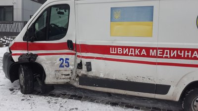 Не пропустив швидку: у Черкасах в ДТП травмувалася фельдшерка Не пропустив швидку: у Черкасах в ДТП травмувалася фельдшерка