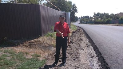 У селі на Сумщині розширили дорогу міжнародного значення за рахунок тротуарів У селі на Сумщині розширили дорогу міжнародного значення за рахунок тротуарів