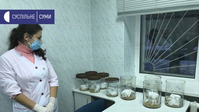 На Сумщині госпіталізували ще одну людину з підозрою на ботулізм На Сумщині госпіталізували ще одну людину з підозрою на ботулізм
