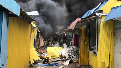 Зруйновано дитсадок і ринок — росіяни 21 травня вдарили КАБами по Золочеву на Харківщині Зруйновано дитсадок і ринок — росіяни 21 травня вдарили КАБами по Золочеву на Харківщині