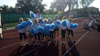 На морському узбережжі Херсонщини учасники Олімпіади-2020 провели руханку для дітей На морському узбережжі Херсонщини учасники Олімпіади-2020 провели руханку для дітей