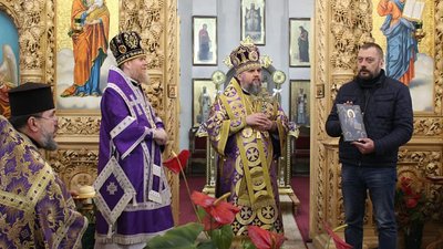 Митрополит Епіфаній провів божественну літургію у Катерининській церкві в Чернігові