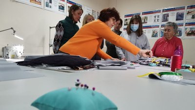 У Полтаві для ветеранів організували курси з шиття