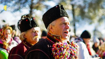 "Проживіть. Прослухайте, прочуйтеся!". Репортаж про коляду й Різдво в Криворівні "Проживіть. Прослухайте, прочуйтеся!". Репортаж про коляду й Різдво в Криворівні
