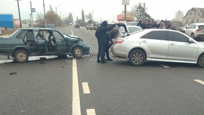 В аварії на Харківщині загинув чоловік, ще п'ятеро людей травмувалися