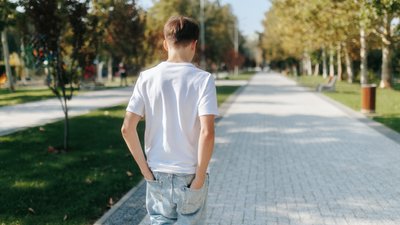 Хлопця вилучили з родини через алкогольну залежність матері