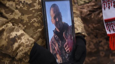 У Рівному попрощалися з чотирма загиблими бійцями, які загинули на Харківщині У Рівному попрощалися з чотирма загиблими бійцями, які загинули на Харківщині
