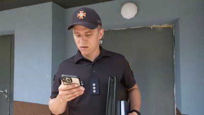 "У кожного є ключ": у мікрорайоні Луцька перевірили доступ до укриттів у багатоповерхівках "У кожного є ключ": у мікрорайоні Луцька перевірили доступ до укриттів у багатоповерхівках