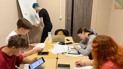 В Ужгороді відкрили навчальний хаб для дітей вимушених переселенців В Ужгороді відкрили навчальний хаб для дітей вимушених переселенців