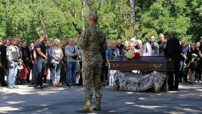 У Кропивницькому попрощалися з 36-річним бійцем Олександром Гусаком
