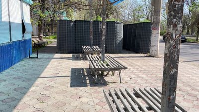 Херсон, укриття, габіонна конструкція Херсон, укриття, габіонна конструкція