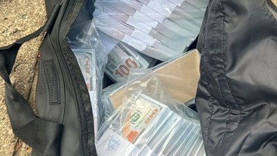 Викрадені гроші