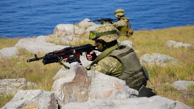 Напад ворога: на острові Зміїний відбулись навчання ДПСУ та ВМС