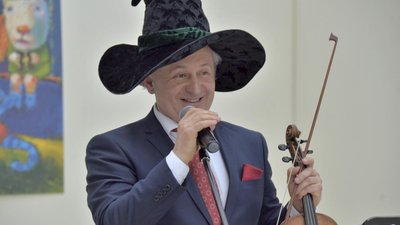 "Сьогодні неможливо розділити мистецтво і політику". Інтерв'ю з Малковичем до його шістдесятиріччя "Сьогодні неможливо розділити мистецтво і політику". Інтерв'ю з Малковичем до його шістдесятиріччя