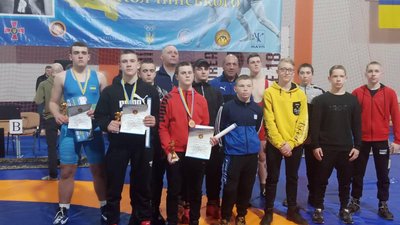 Черкаські борці стали призерами всеукраїнського турніру Черкаські борці стали призерами всеукраїнського турніру