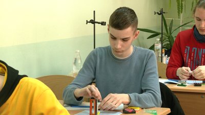 Всеукраїнська олімпіада з фізики в Івано-Франківську: учасники провели день експериментів Всеукраїнська олімпіада з фізики в Івано-Франківську: учасники провели день експериментів