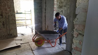 У селі Розвадів відновлюють житло, яке зруйнувалося через витік газу У селі Розвадів відновлюють житло, яке зруйнувалося через витік газу