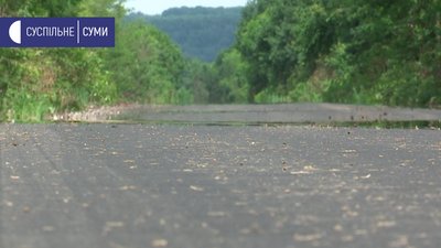 Аби пустити автобус між селами, на Сумщині ремонтують дорогу Аби пустити автобус між селами, на Сумщині ремонтують дорогу