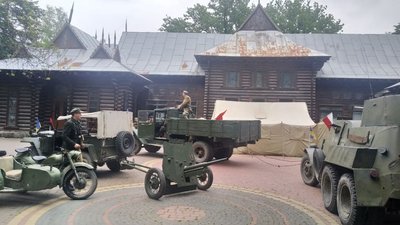 Марш слави, реконструкція подій, панахида. В Івано-Франківську відзначили День Героїв Марш слави, реконструкція подій, панахида. В Івано-Франківську відзначили День Героїв